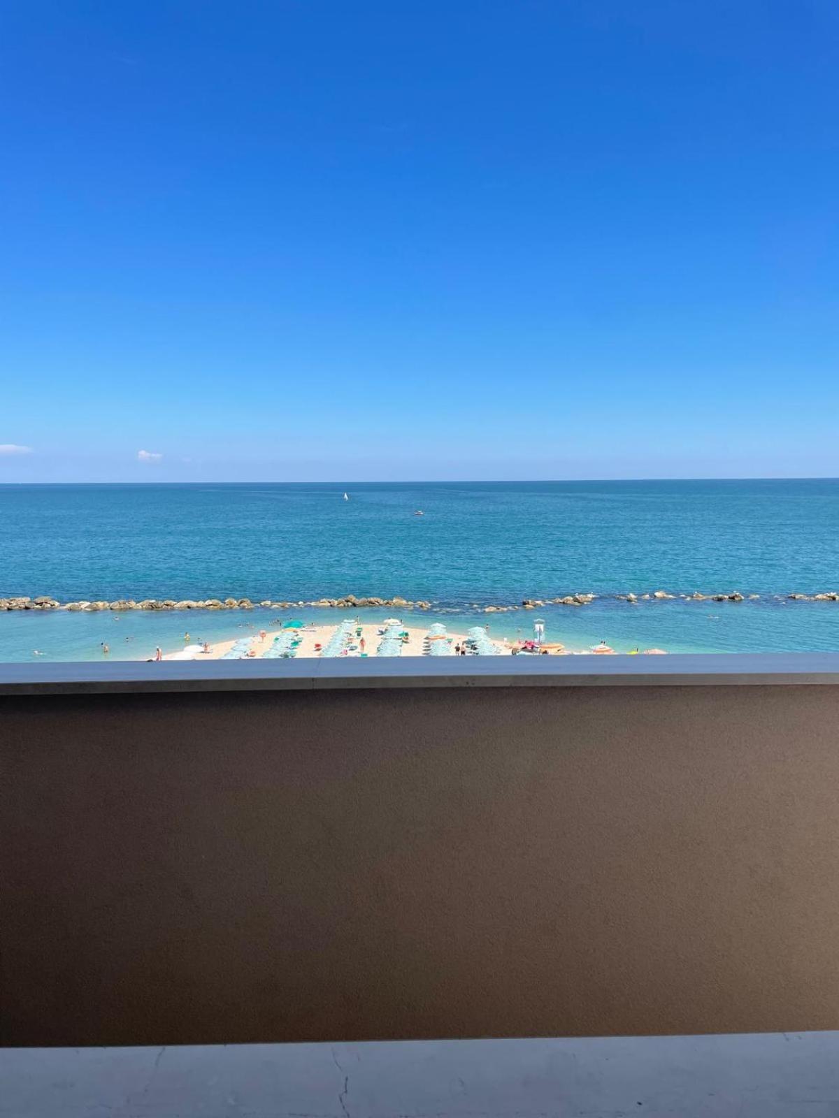ポルト・レカナーティIl Balcone Sul Mareアパートメント エクステリア 写真